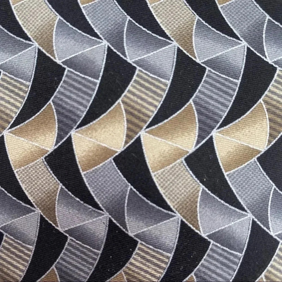 The Arrow Company Silk Tie 🏹 - Picture 3 of 6